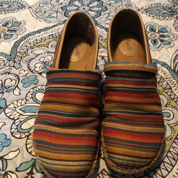 Multi Color shoes - Picture 3 of 3